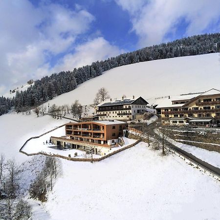 Hotel Schopfenhof San Candido Ngoại thất bức ảnh