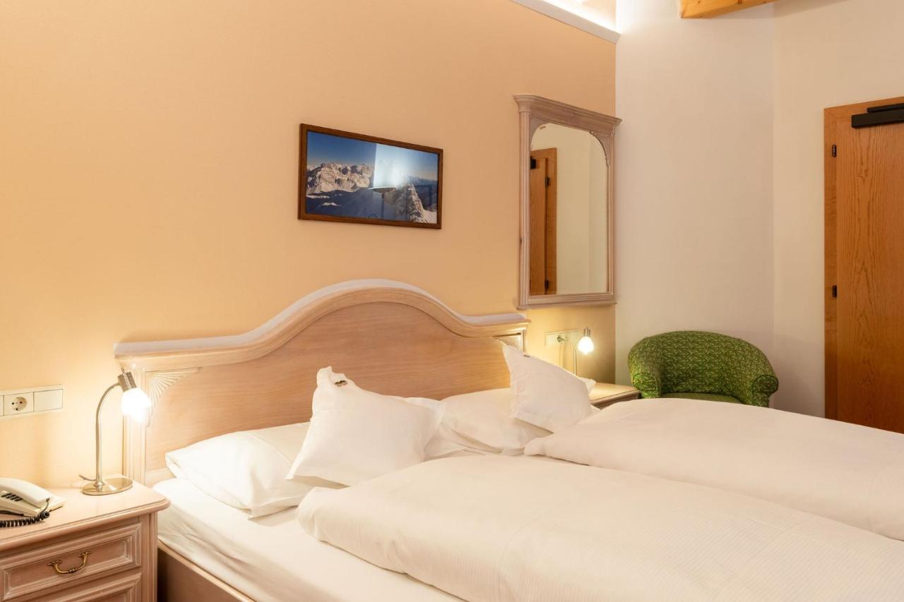 Hotel Schopfenhof San Candido Ngoại thất bức ảnh