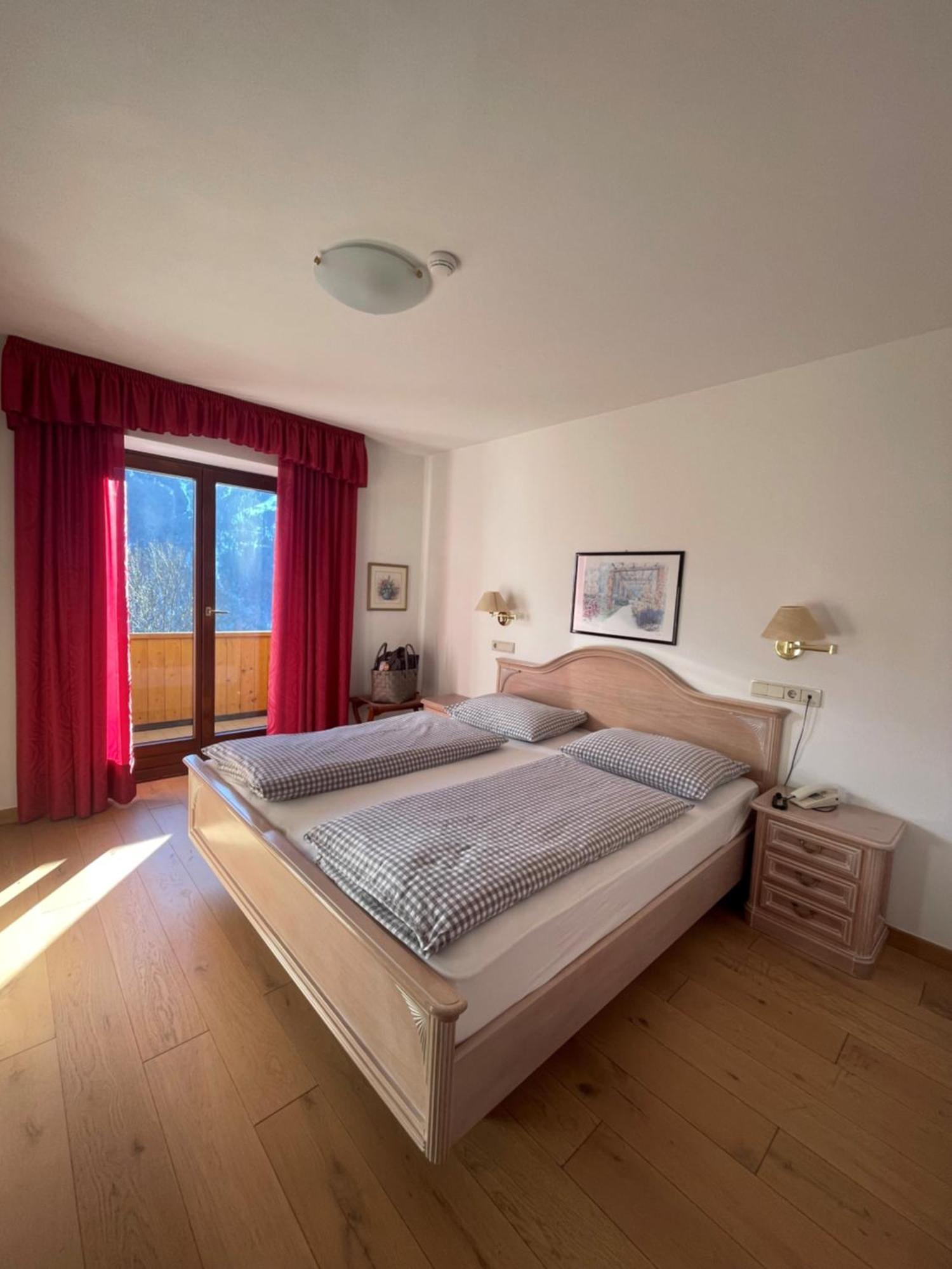 Hotel Schopfenhof San Candido Ngoại thất bức ảnh