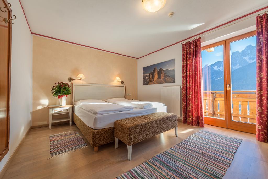 Hotel Schopfenhof San Candido Ngoại thất bức ảnh